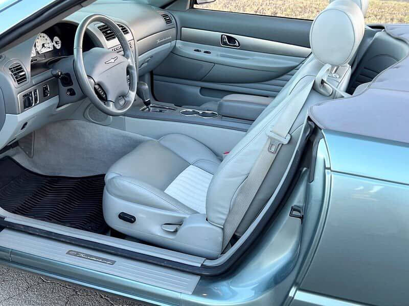2004 Ford Thunderbird