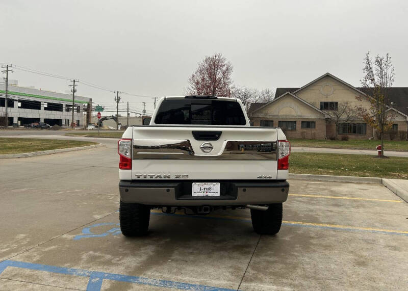 2016 Nissan Titan XD Platinum Reserve