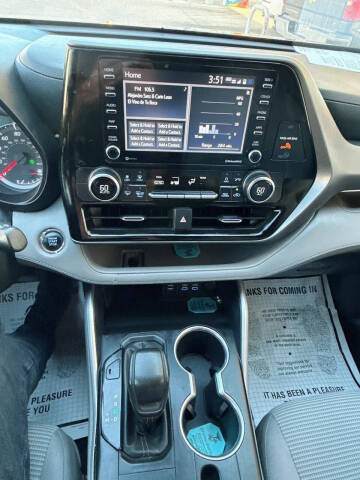 2022 Toyota Highlander L