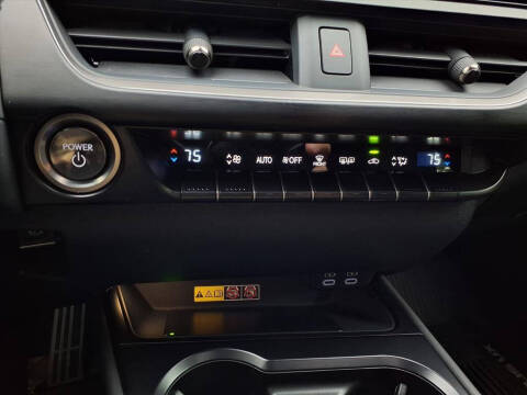 2023 Lexus UX 250h F SPORT Handling