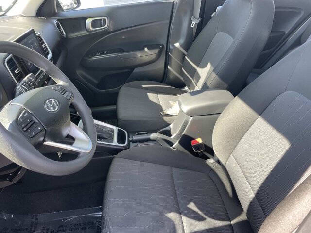 2025 Hyundai Venue SE