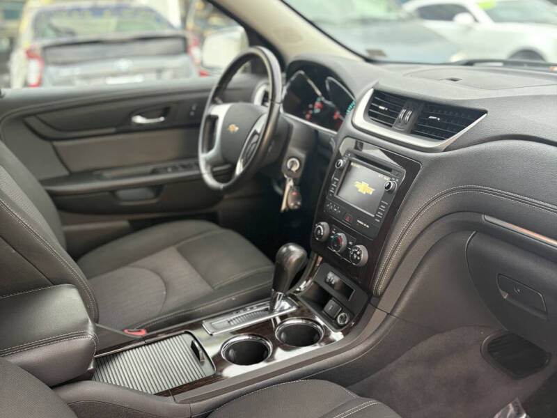 2017 Chevrolet Traverse LT