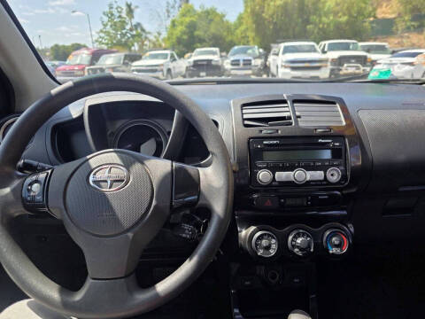 2009 Scion xD