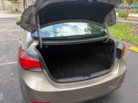 2014 Hyundai Elantra SE