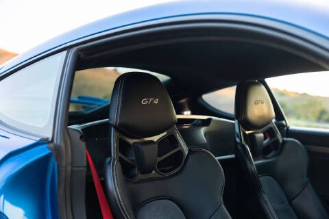 2016 Porsche Cayman GT4