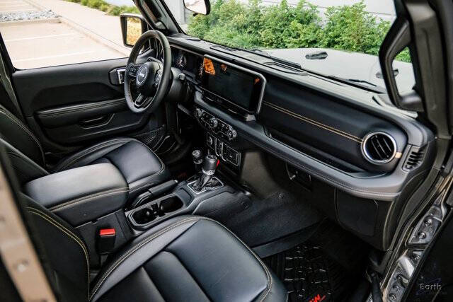 2024 Jeep Gladiator Sport