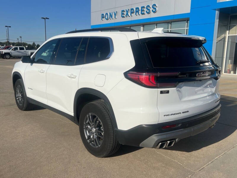 2025 GMC Acadia Elevation