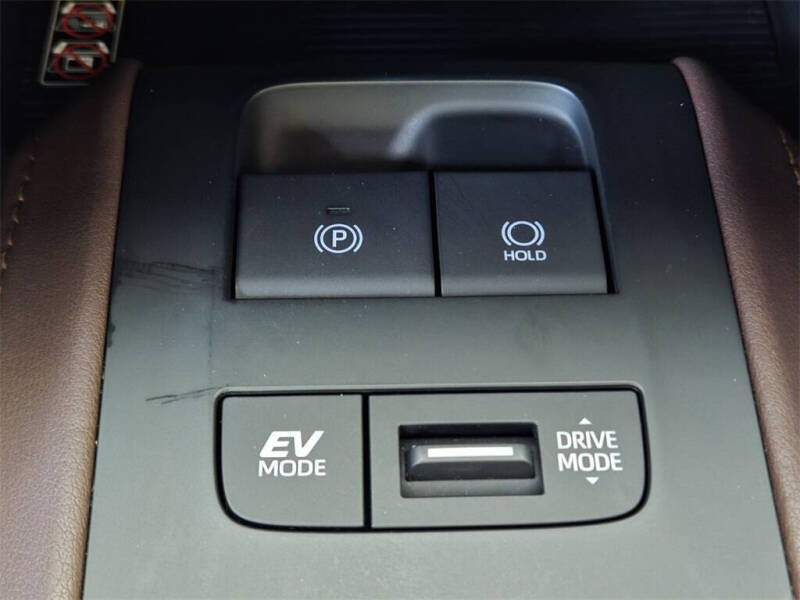 2023 Toyota Venza XLE