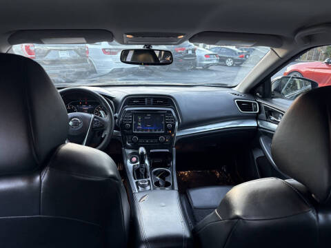 2017 Nissan Maxima 3.5 SR