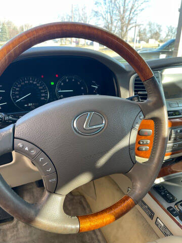 2004 Lexus LX 470