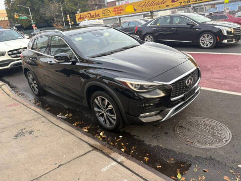 2017 Infiniti QX30 Premium
