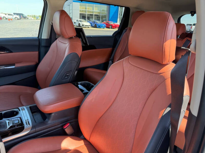 2024 Kia Carnival SX