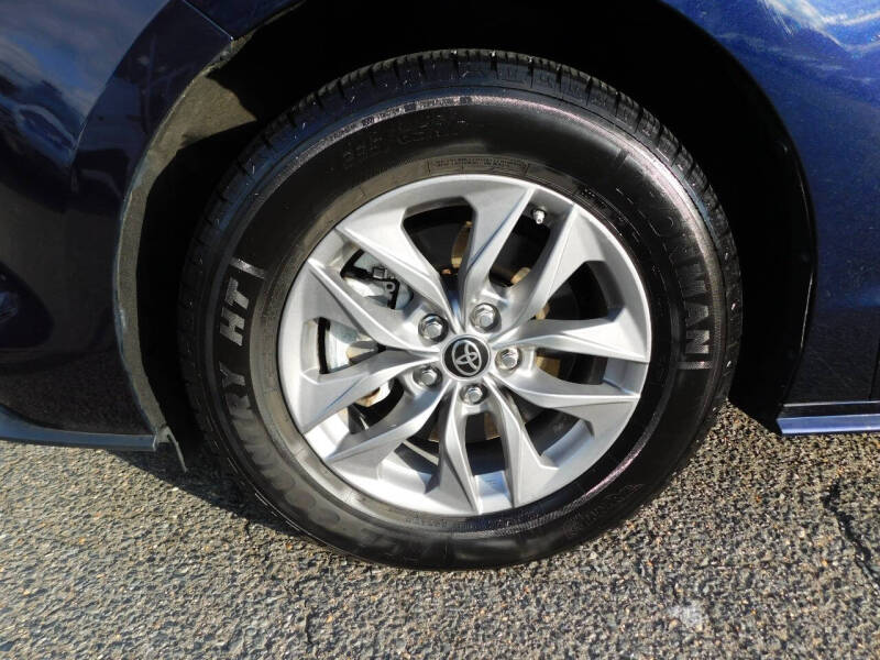 2021 Toyota Sienna LE 8-Passenger