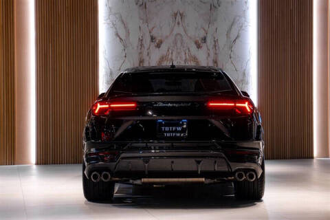 2023 Lamborghini Urus Performante