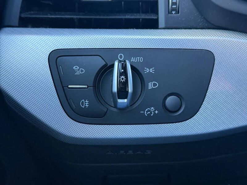 2017 Audi A4 2.0T quattro Premium Plus