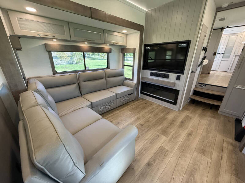 2026 Alliance RV Paradigm