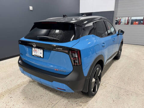 2025 Nissan Kicks SR