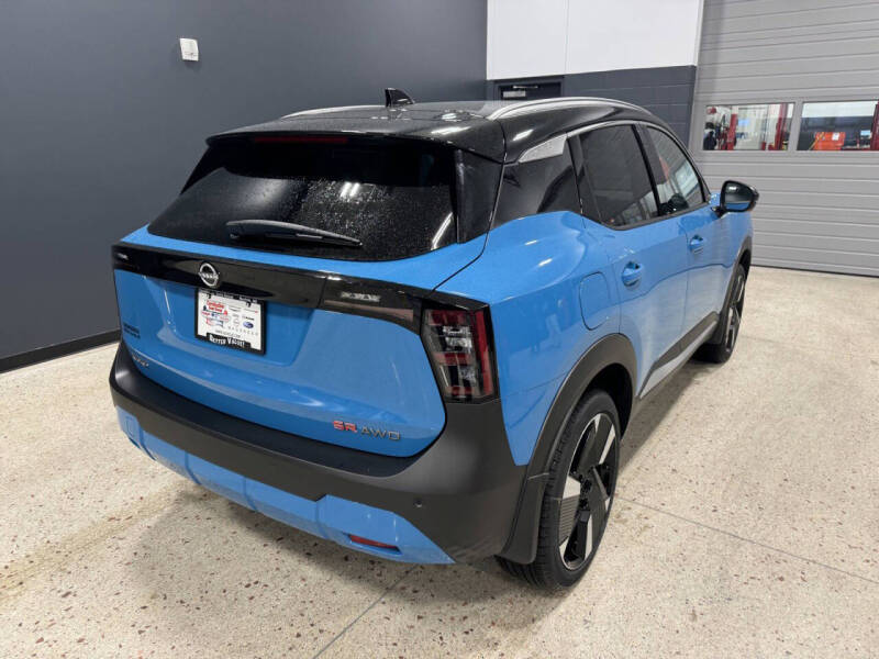 2025 Nissan Kicks SR