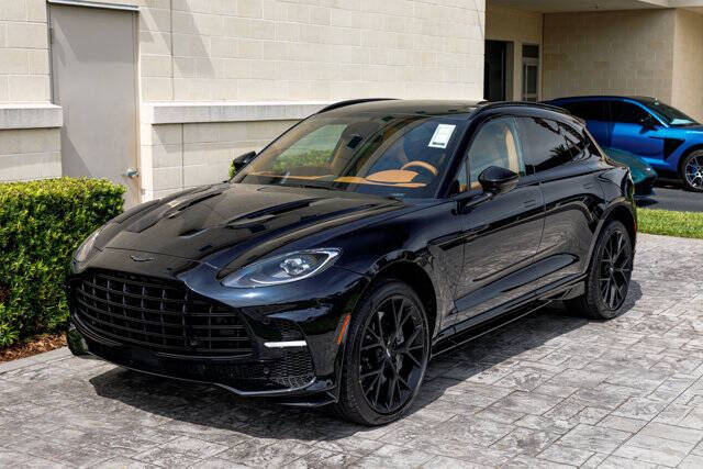 2025 Aston Martin DBX 707