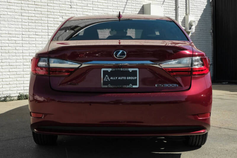 2018 Lexus ES 300h