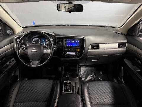 2015 Mitsubishi Outlander SE