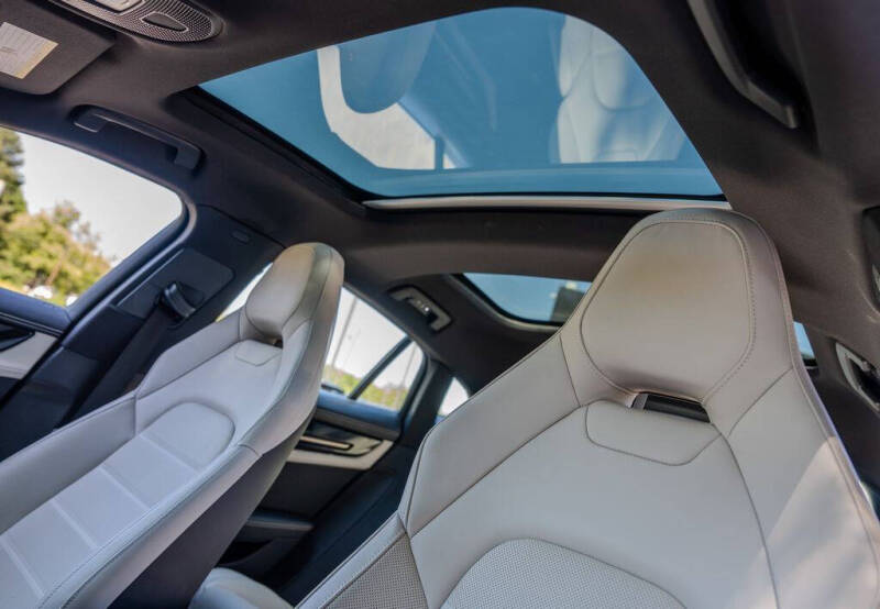 2024 Porsche Panamera 4