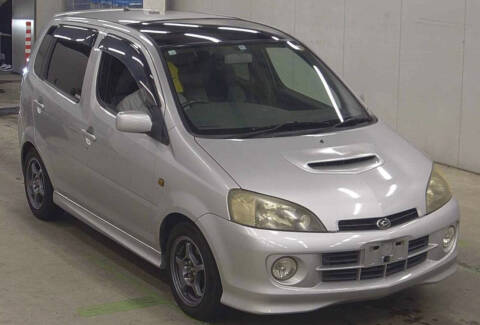2000 Daihatsu YRV