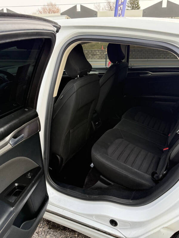 2017 Ford Fusion Hybrid SE