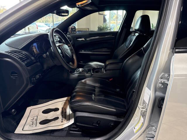 2023 Chrysler 300 S V6