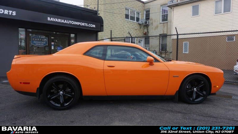 2014 Dodge Challenger R/T Plus