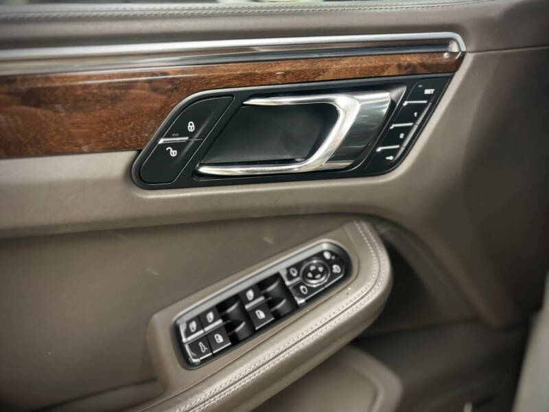 2015 Porsche Macan S