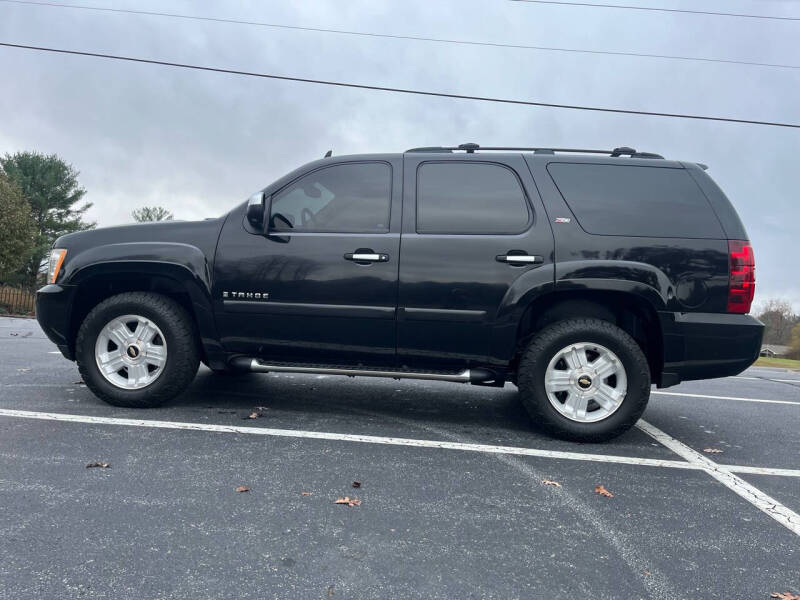 2008 Chevrolet Tahoe LS photo 2