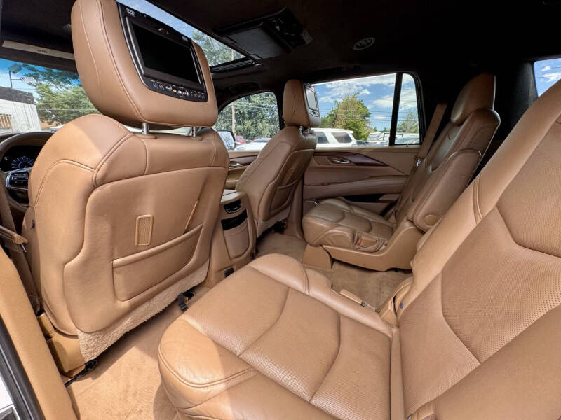 2017 Cadillac Escalade Platinum