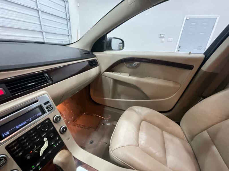 2008 Volvo V70 3.2