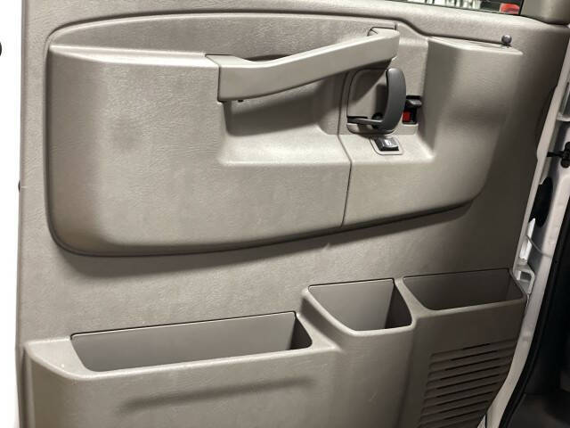 2023 Chevrolet Express 2500