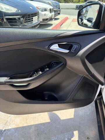 2017 Ford Focus SE