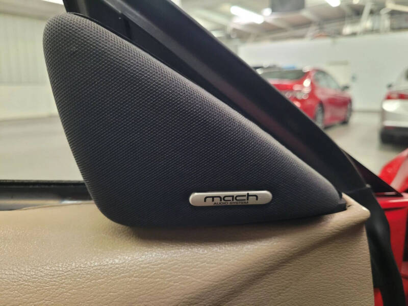 2004 Ford Mustang Deluxe