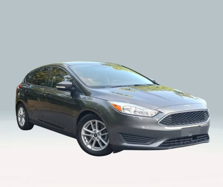 2017 Ford Focus SE photo 2