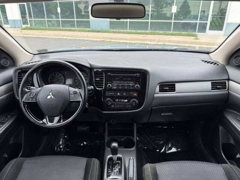 2016 Mitsubishi Outlander ES