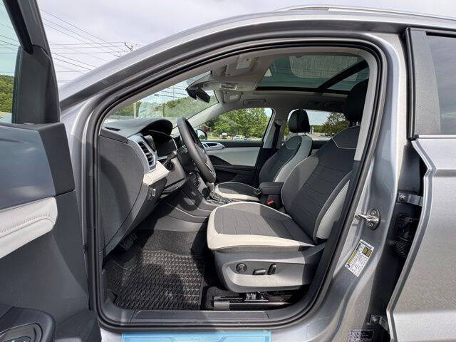 2025 Volkswagen Taos SE 4Motion