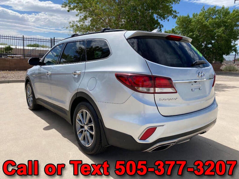 2017 Hyundai Santa Fe SE