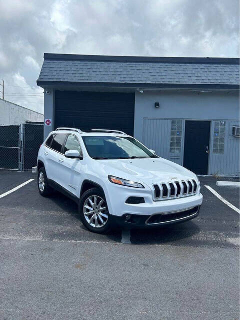 2016 Jeep Cherokee for sale at ALPHA AUTOMOTIVE SALES in Oakland Park, FL