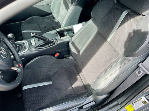 2025 Toyota GR86 Premium