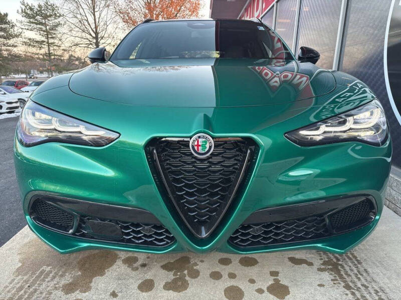 2025 Alfa Romeo Stelvio Intensa