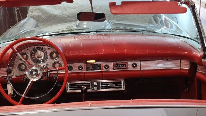 1957 Ford Thunderbird