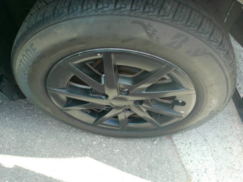 2014 Toyota Prius v Three