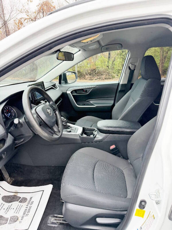 2021 Toyota RAV4 Hybrid LE