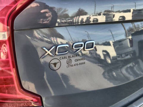 2022 Volvo XC90 T6 Momentum 6-Passenger