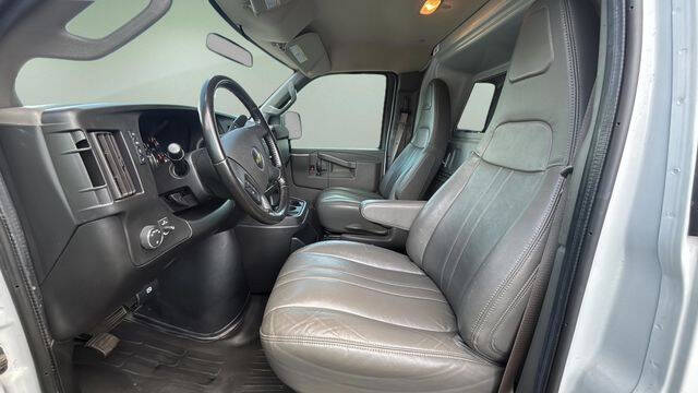 2022 Chevrolet Express 2500