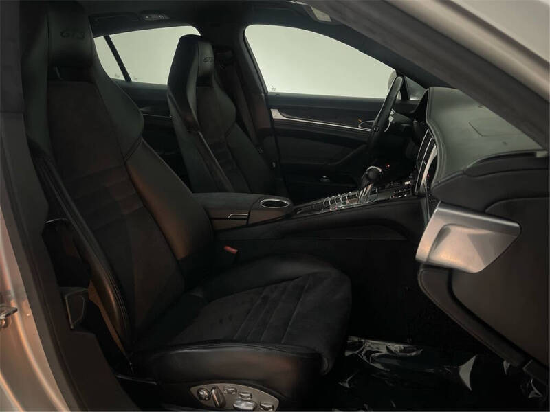 2013 Porsche Panamera GTS